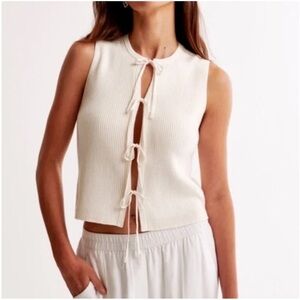 Abercrombie Tie-Front Sweater Vest - Cream